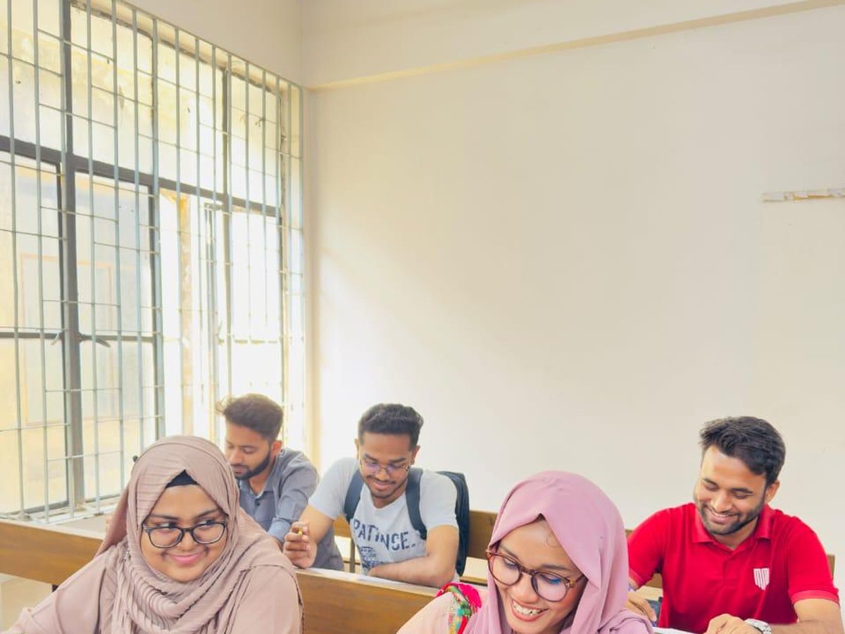 Students in an IELTS preparation class at the FRS Global Network centre in Banani, Dhaka